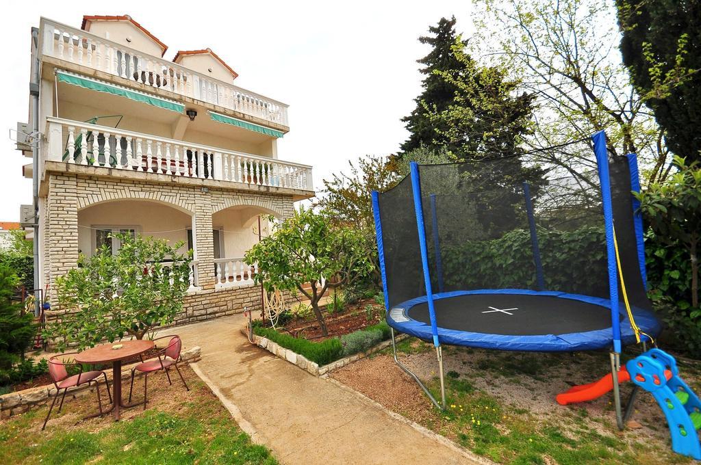 Apartments Toni Vodice Bagian luar foto