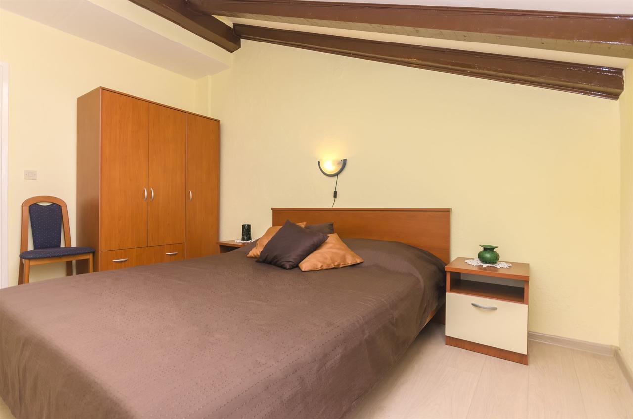 Apartments Toni Vodice Bagian luar foto