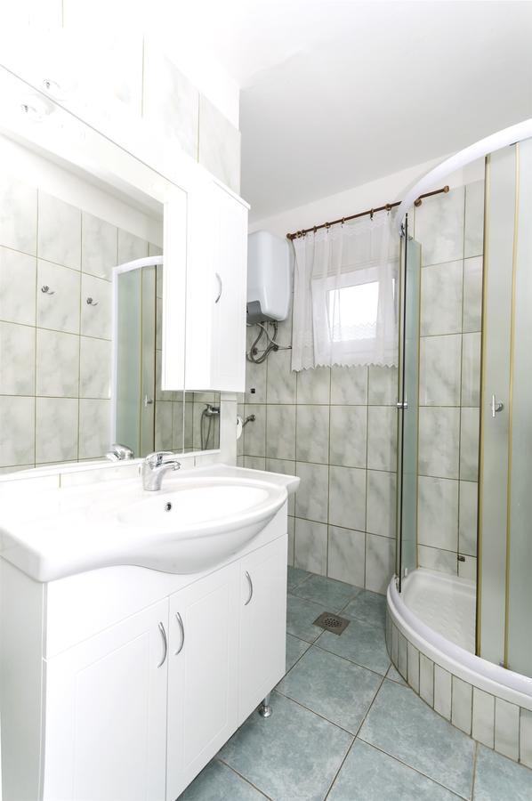 Apartments Toni Vodice Bagian luar foto