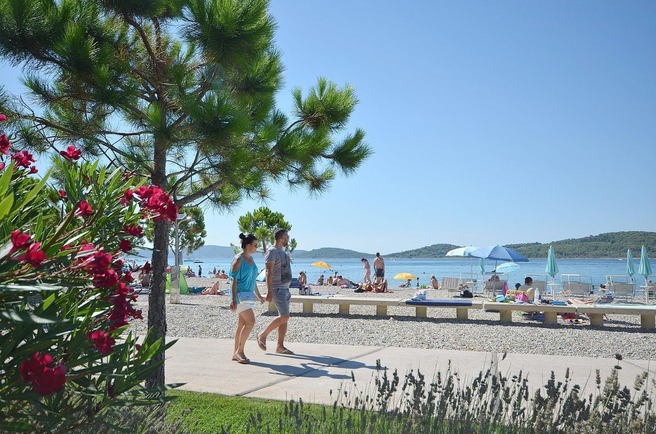 Apartments Toni Vodice Bagian luar foto