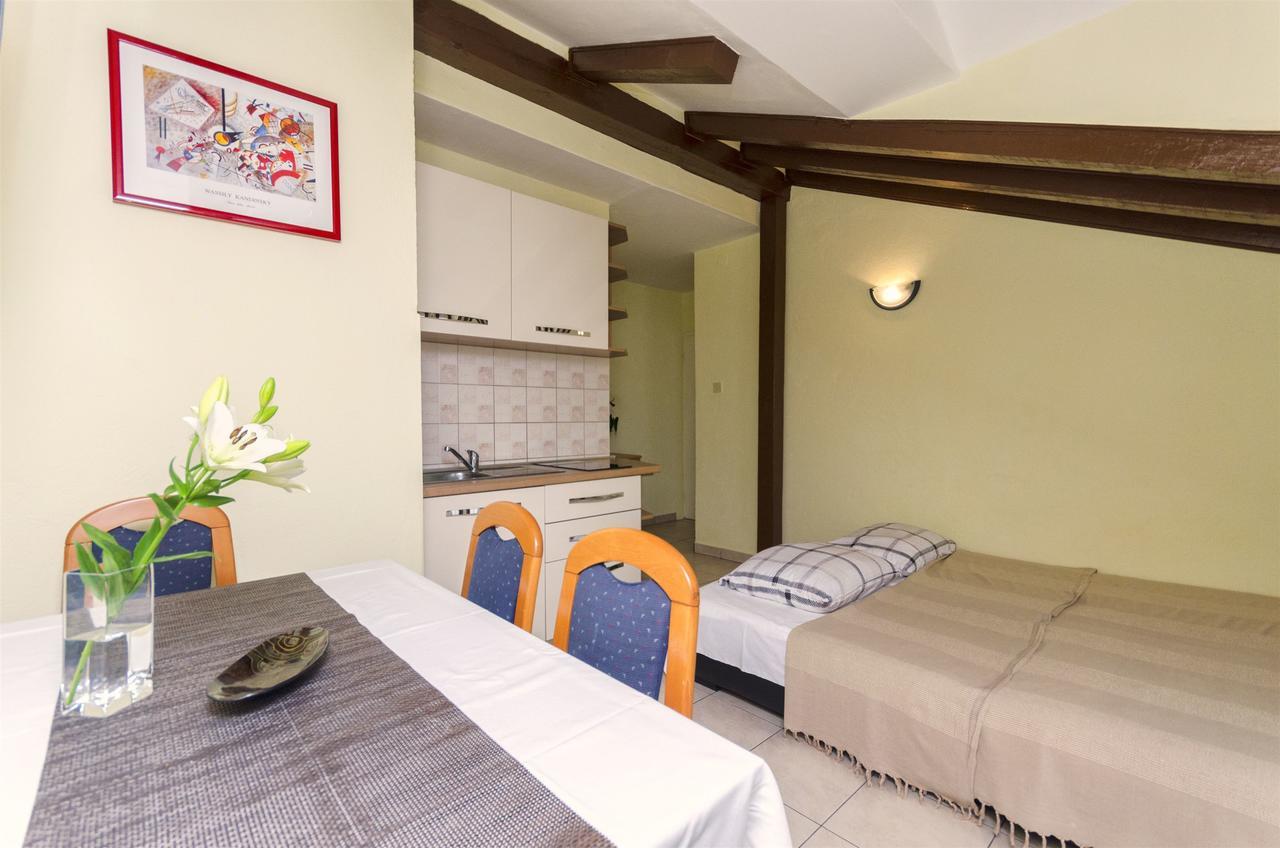 Apartments Toni Vodice Bagian luar foto